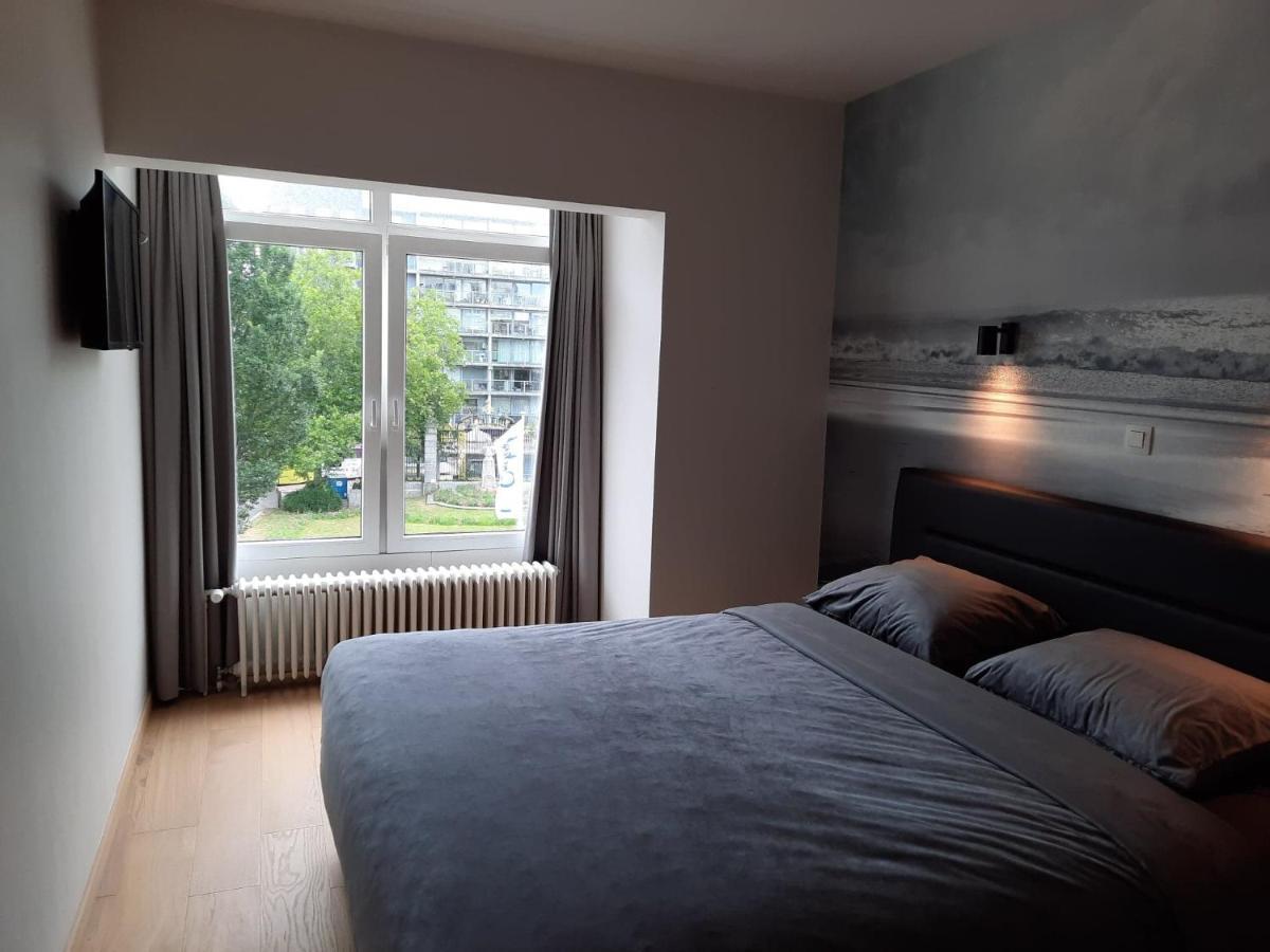 Lichtrijk En Comfortabel Hoekappartement Met Gratis Parking En Zeer Centraal Gelegen - Comme Chez Soi Ostende Exterior foto