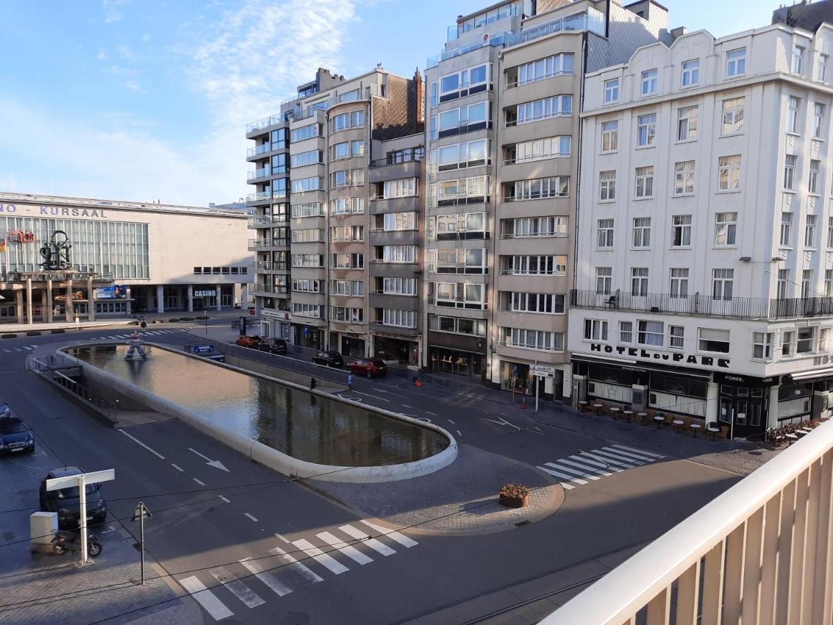 Lichtrijk En Comfortabel Hoekappartement Met Gratis Parking En Zeer Centraal Gelegen - Comme Chez Soi Ostende Exterior foto