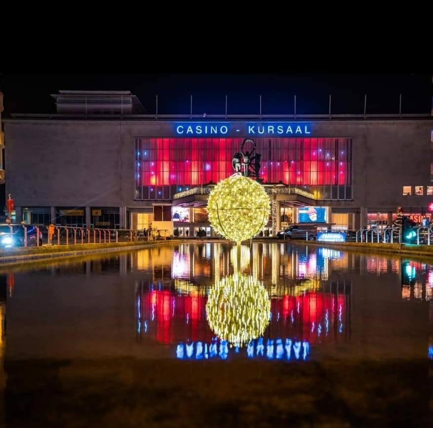 Lichtrijk En Comfortabel Hoekappartement Met Gratis Parking En Zeer Centraal Gelegen - Comme Chez Soi Ostende Exterior foto